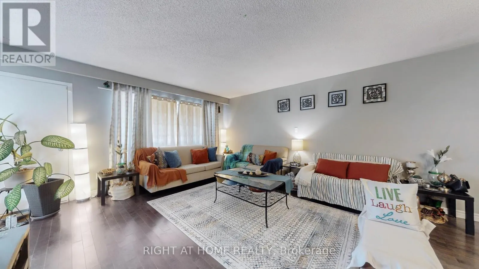 3456 OAKGLADE CRESCENT