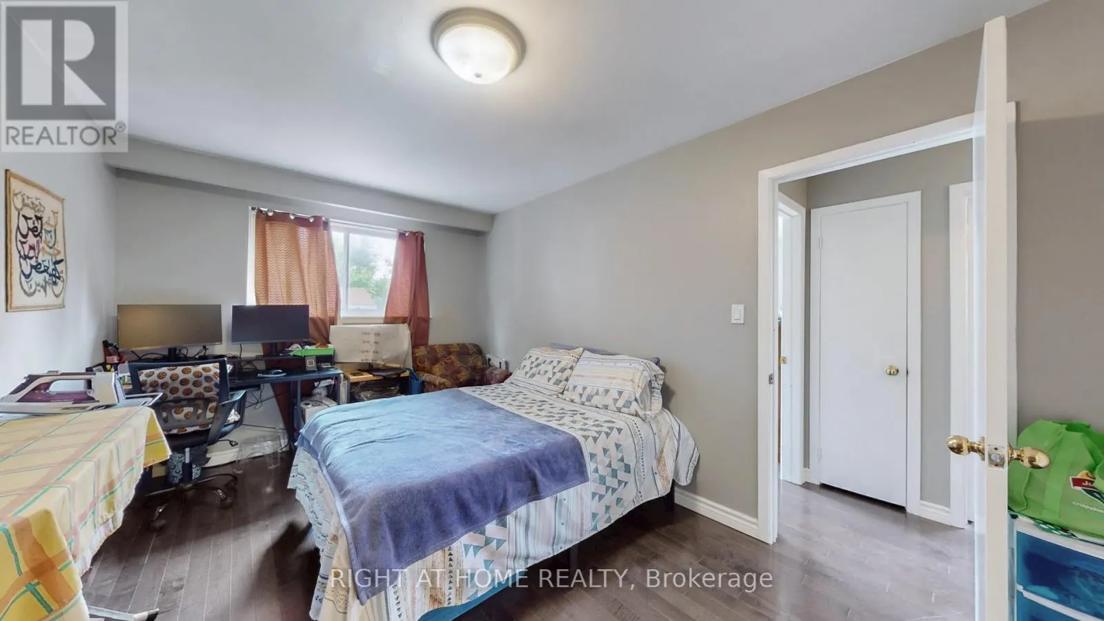 3456 OAKGLADE CRESCENT