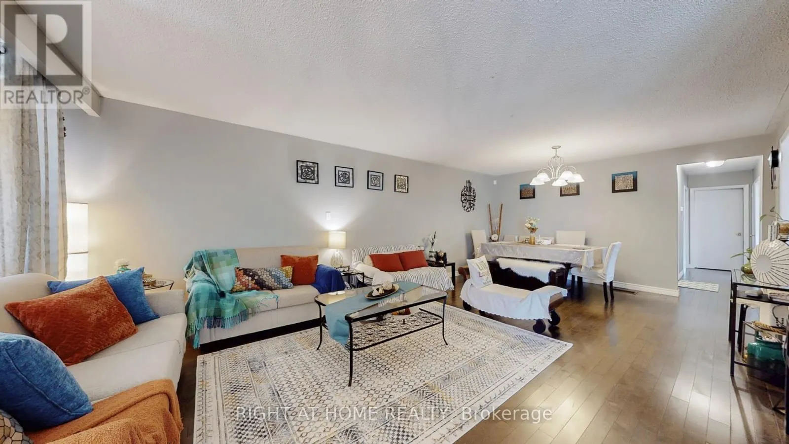 3456 OAKGLADE CRESCENT