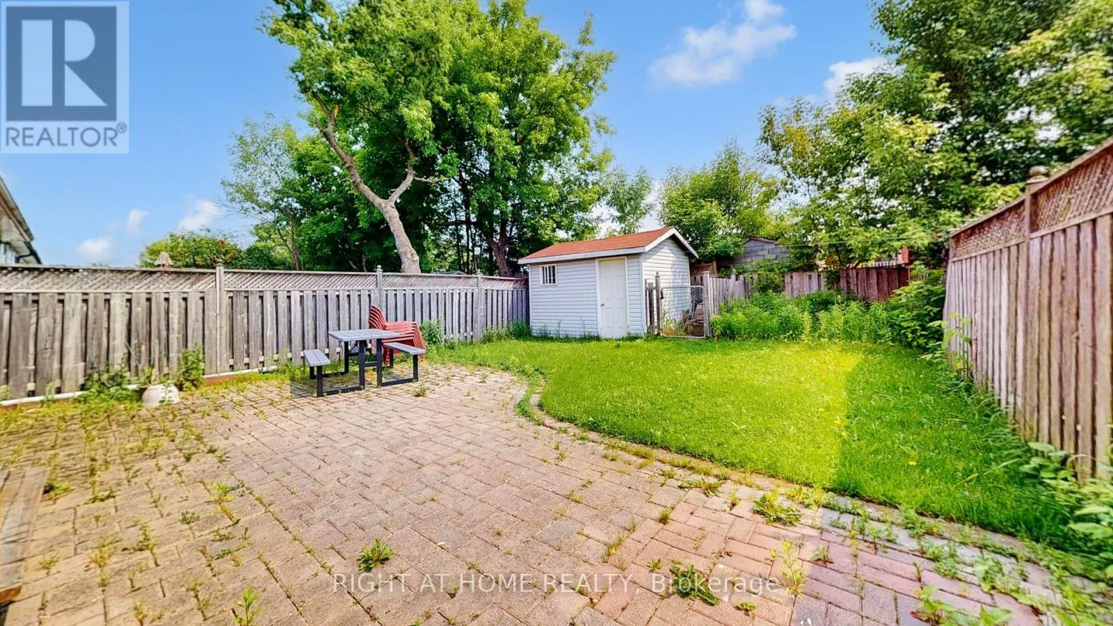 3456 OAKGLADE CRESCENT