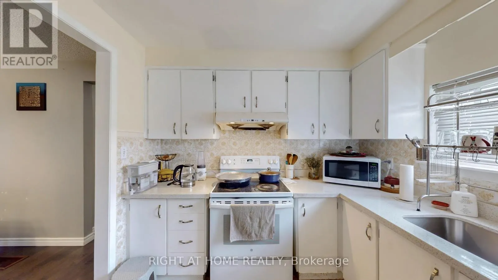 3456 OAKGLADE CRESCENT