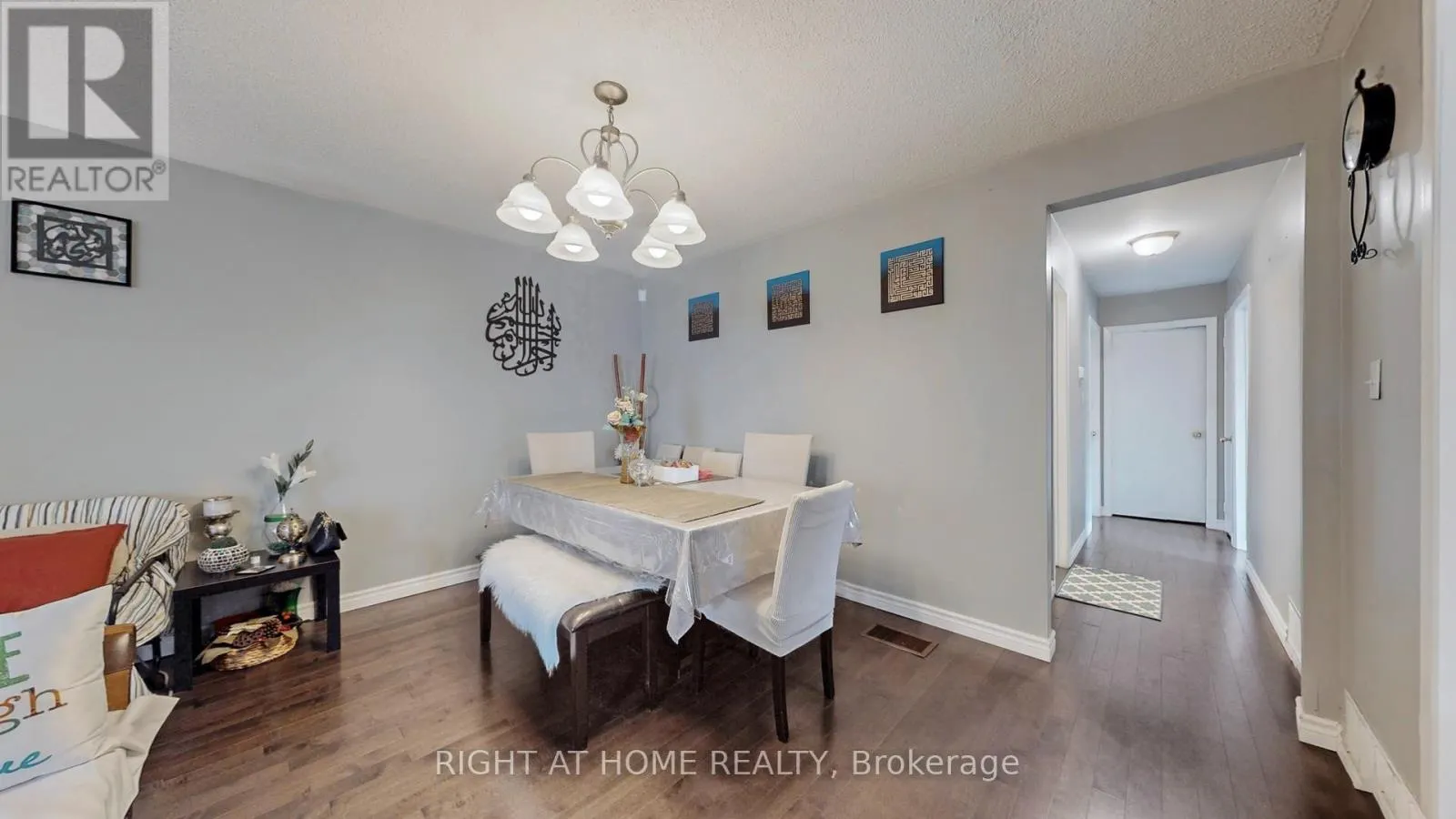 3456 OAKGLADE CRESCENT