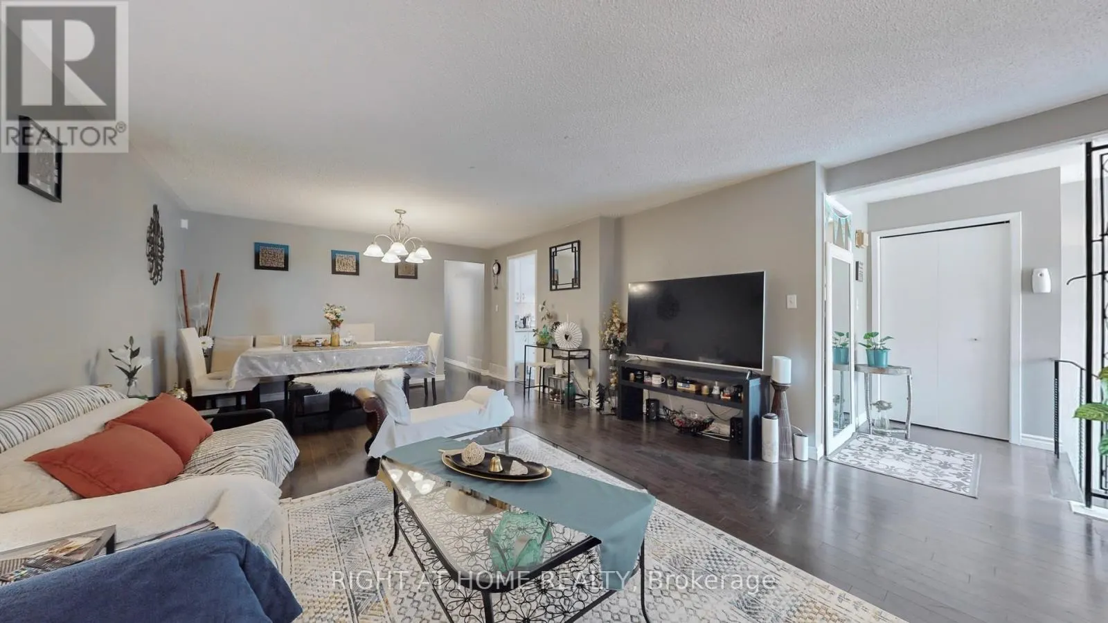 3456 OAKGLADE CRESCENT