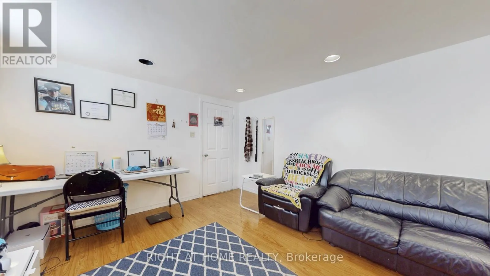 3456 OAKGLADE CRESCENT