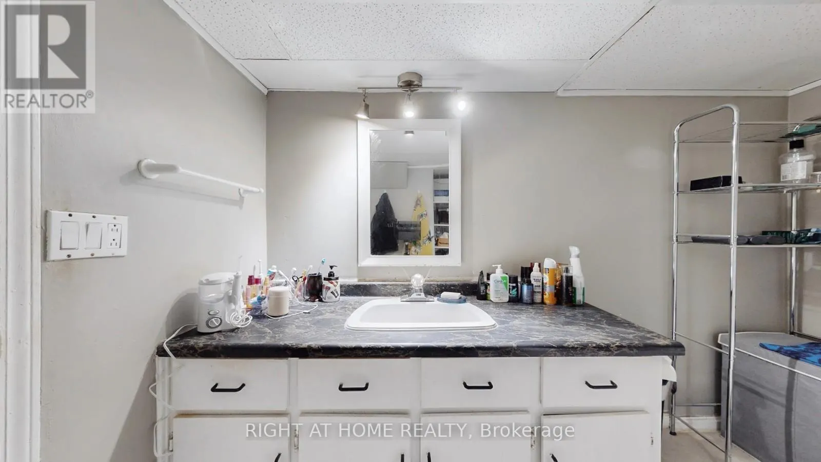 3456 OAKGLADE CRESCENT