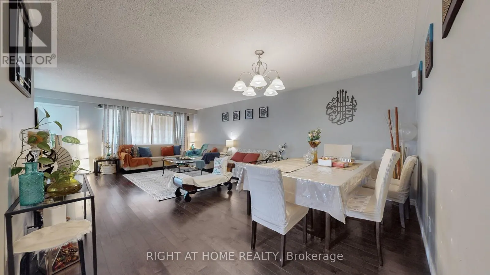 3456 OAKGLADE CRESCENT