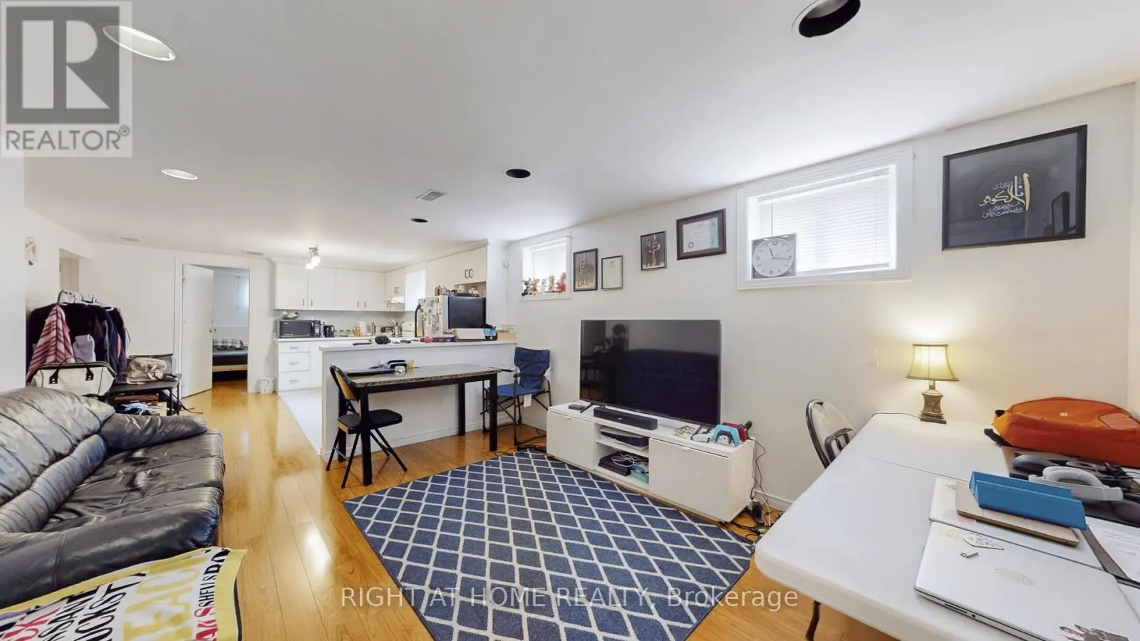 3456 OAKGLADE CRESCENT