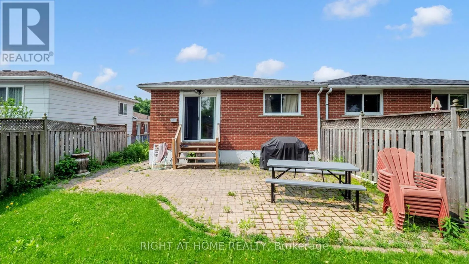 3456 OAKGLADE CRESCENT