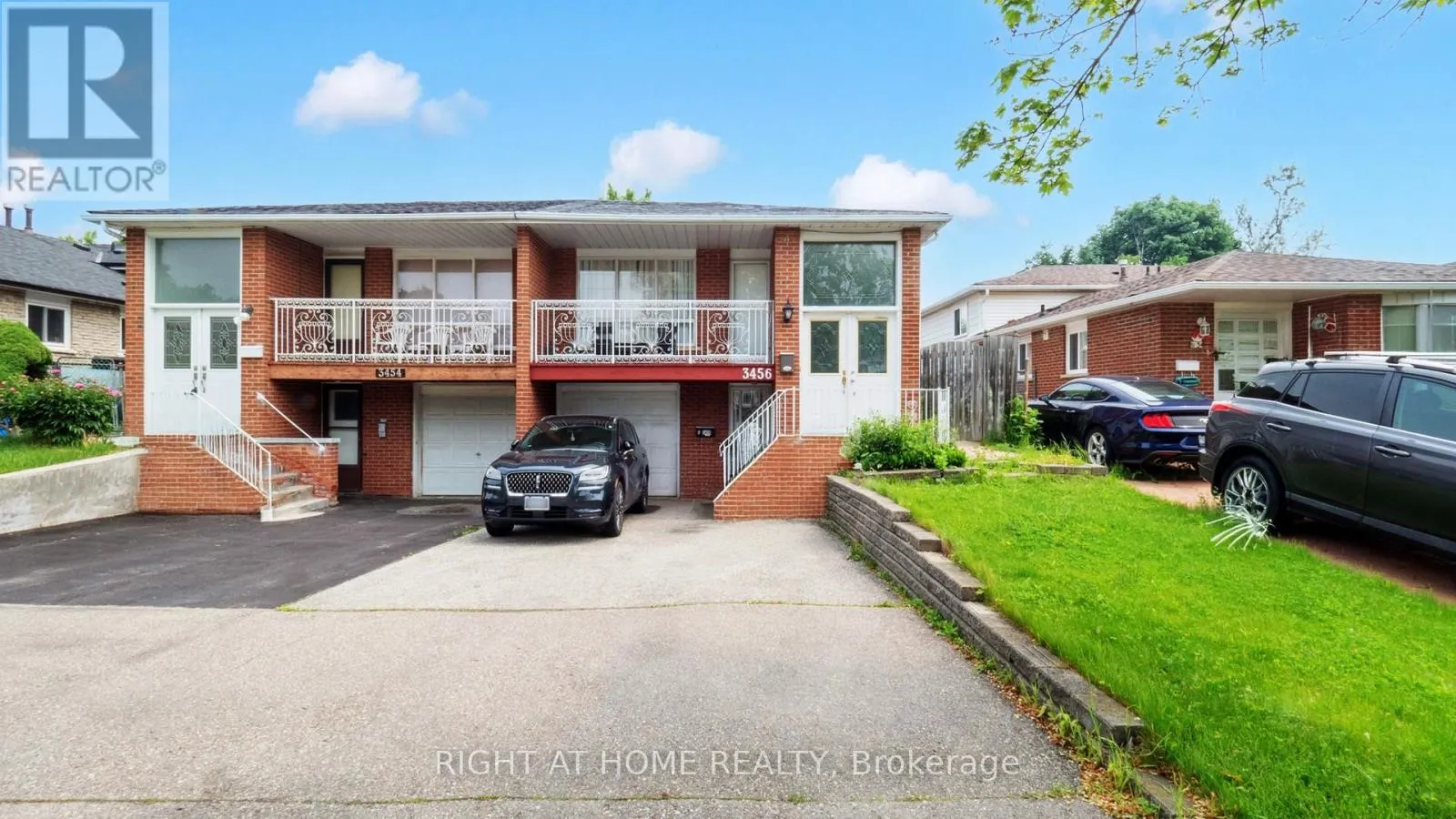 3456 OAKGLADE CRESCENT