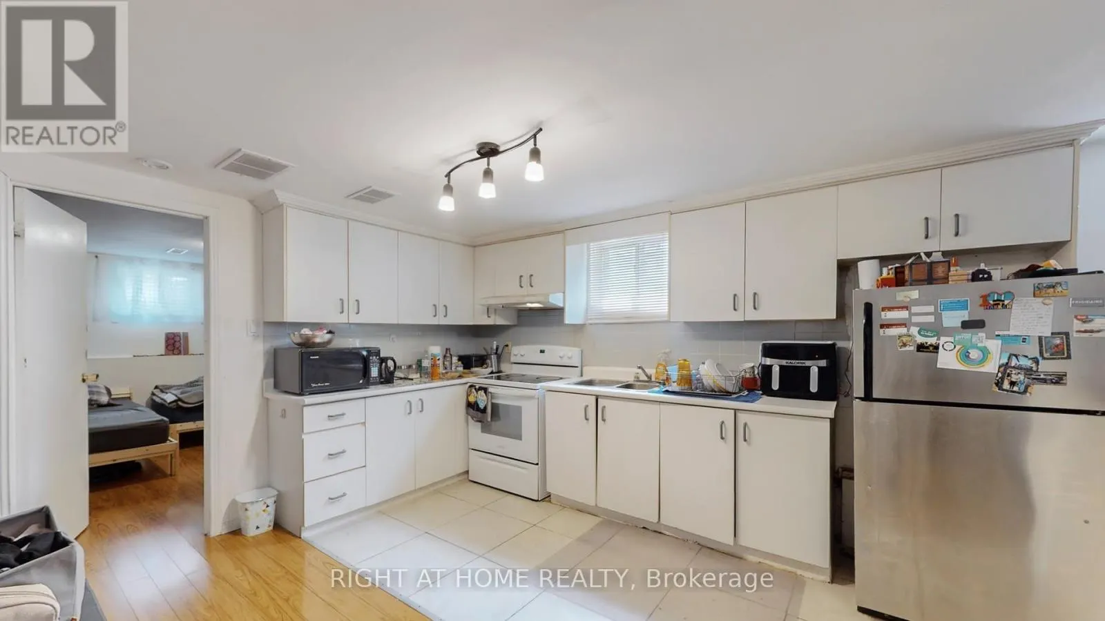 3456 OAKGLADE CRESCENT