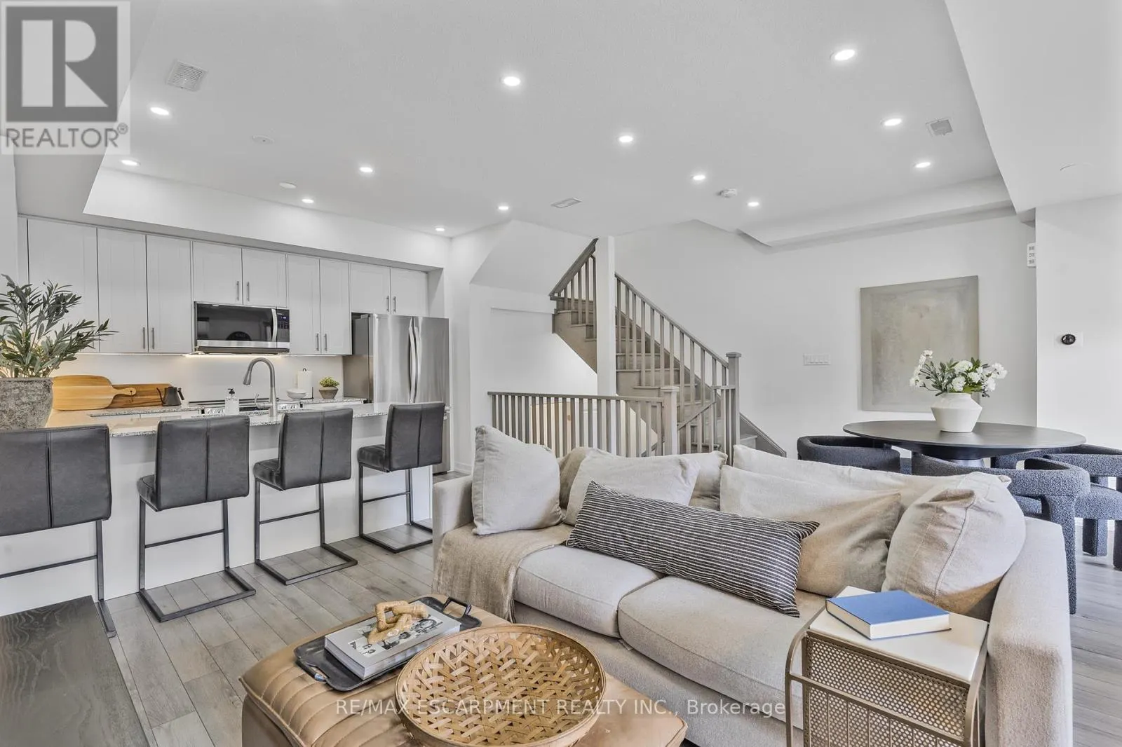 1543 HILSON HEIGHTS