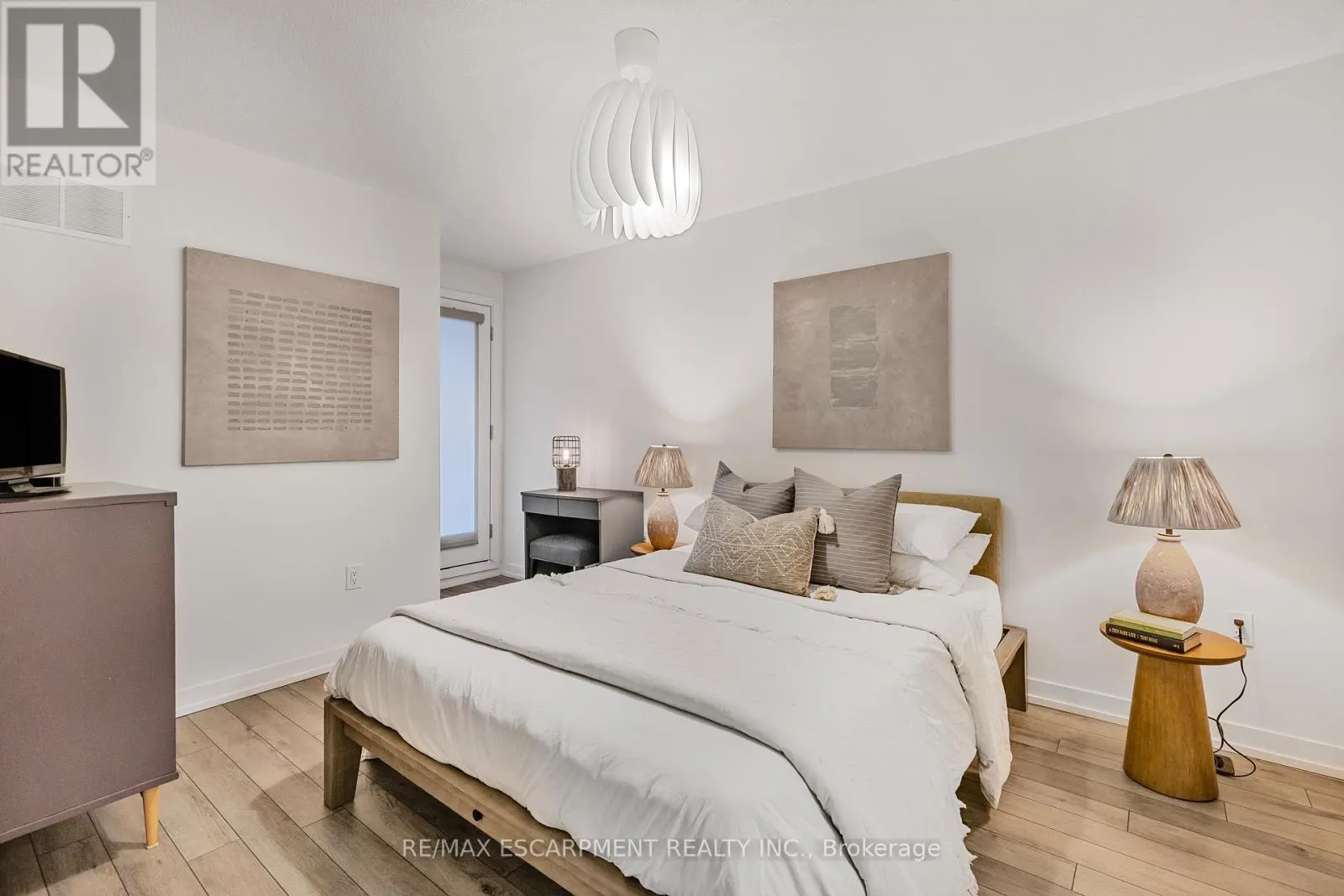 1543 HILSON HEIGHTS