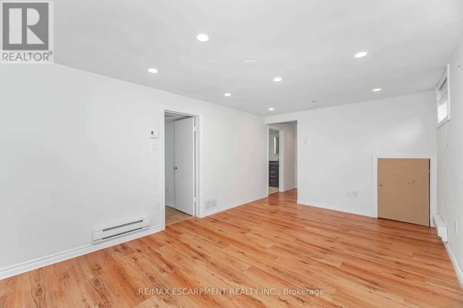 1132 CLAREDALE ROAD