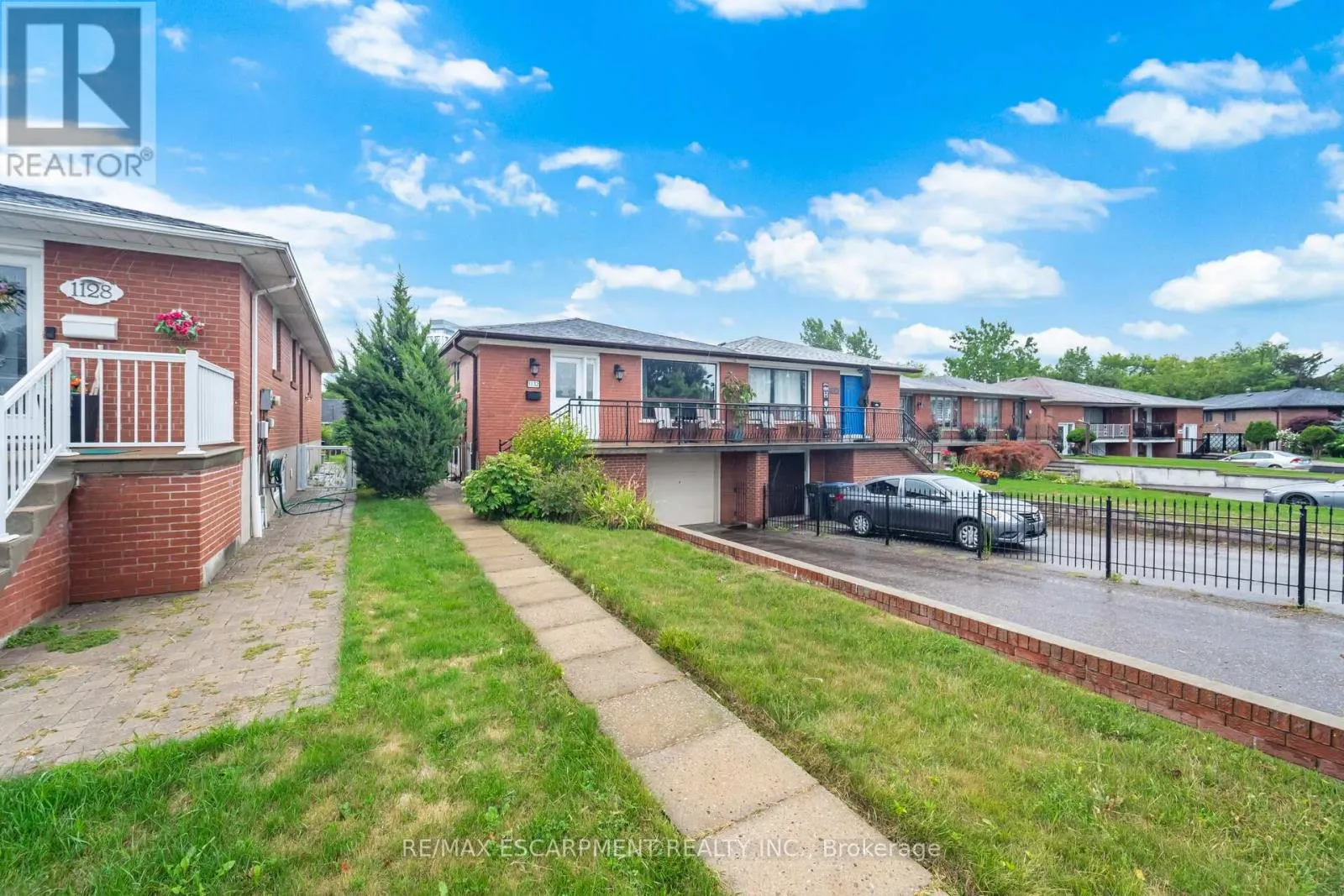 1132 CLAREDALE ROAD