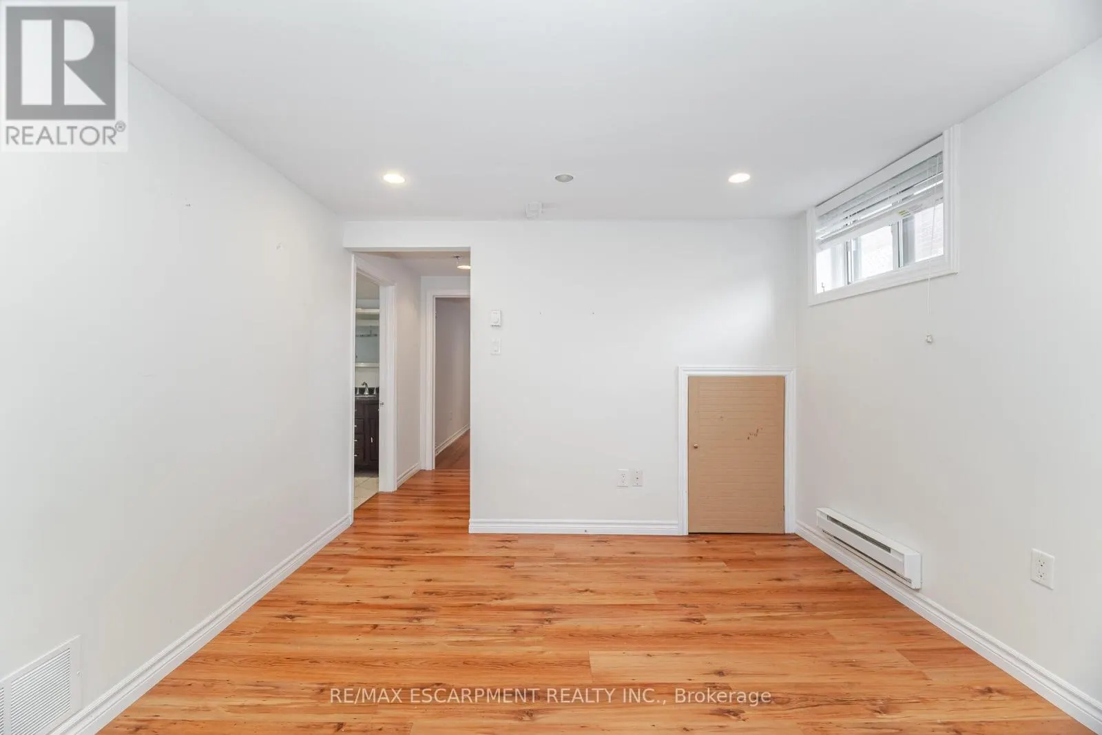 1132 CLAREDALE ROAD