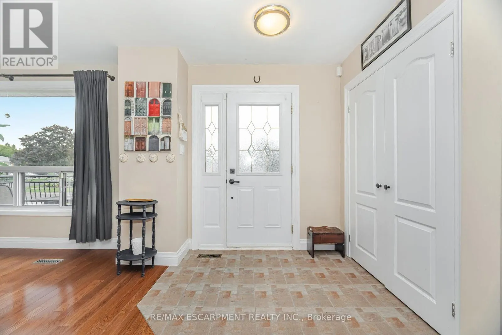 1132 CLAREDALE ROAD