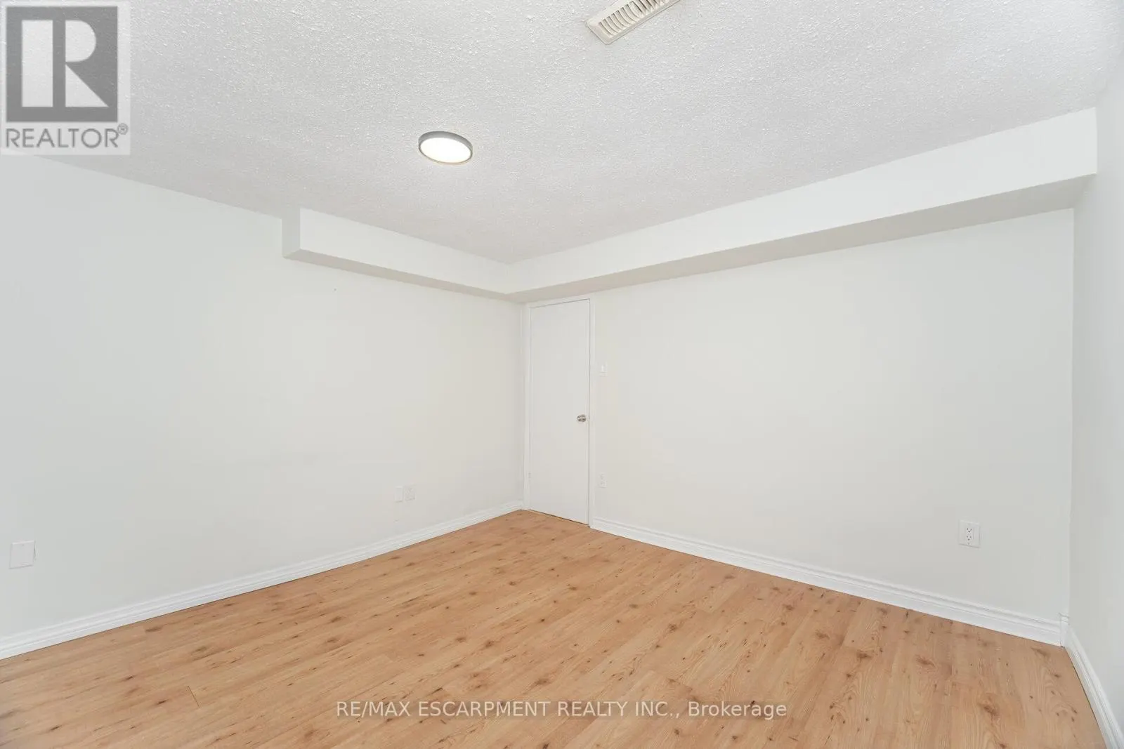 1132 CLAREDALE ROAD