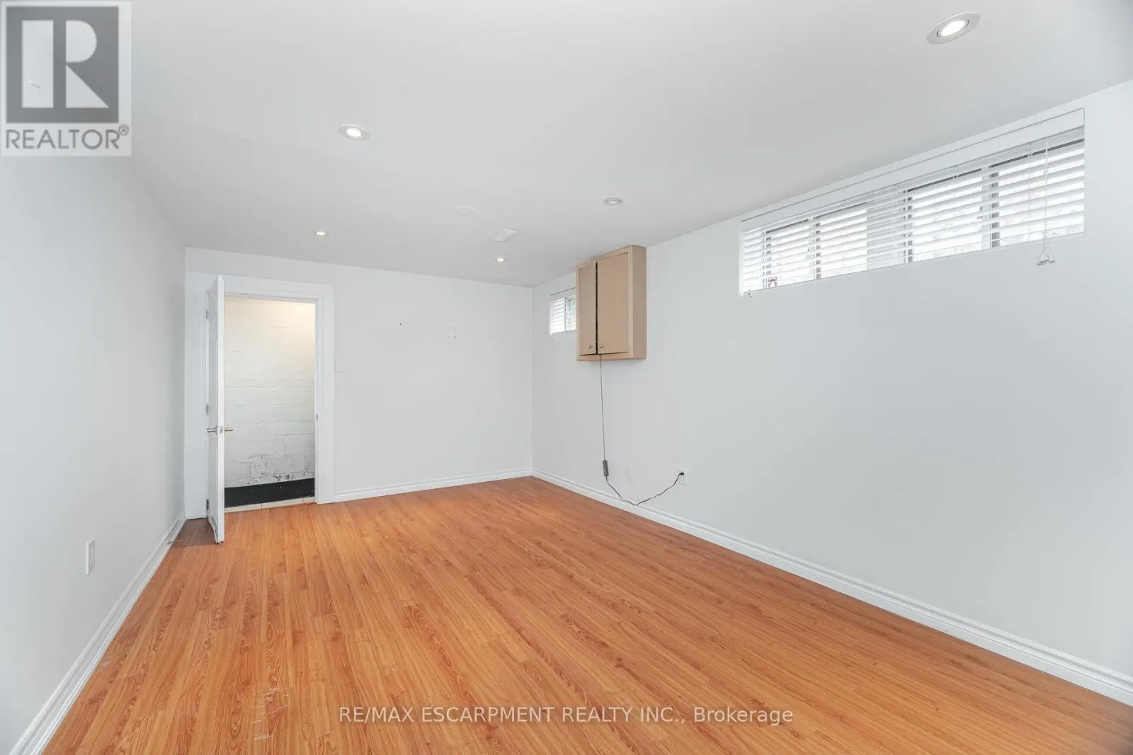 1132 CLAREDALE ROAD