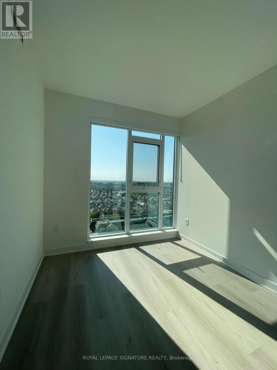 1305 - 40 LAGERFELD DRIVE