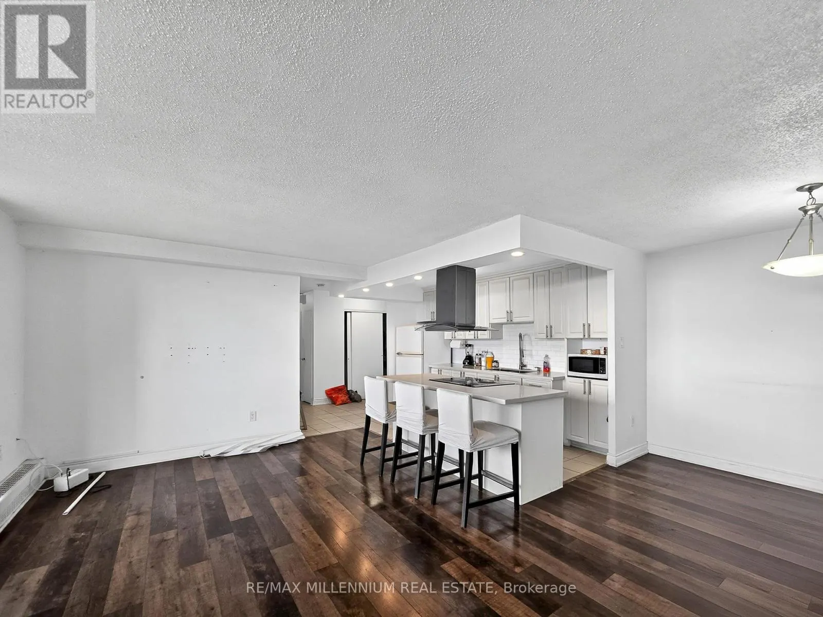 1811 - 2645 KIPLING AVENUE