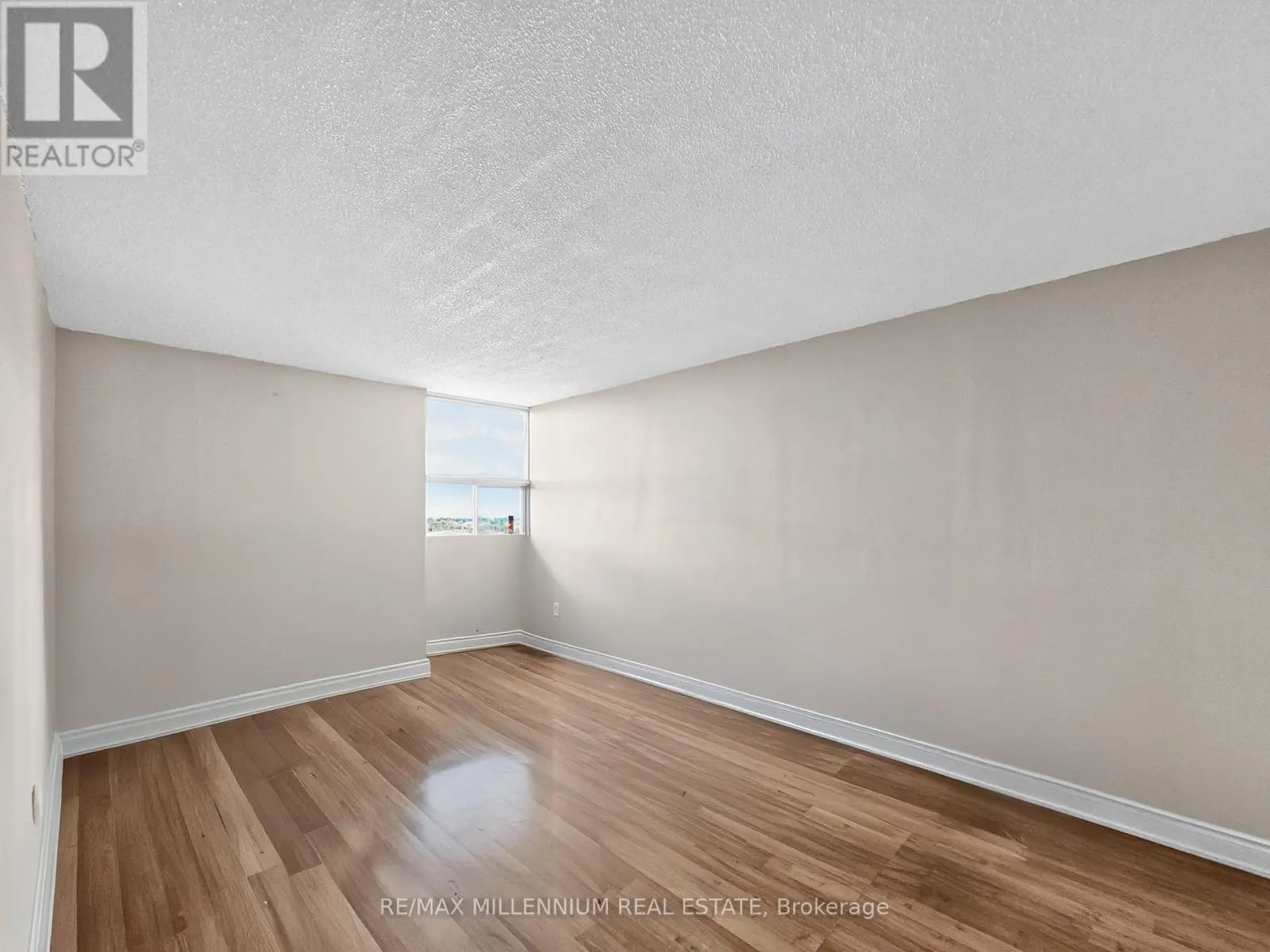 1811 - 2645 KIPLING AVENUE