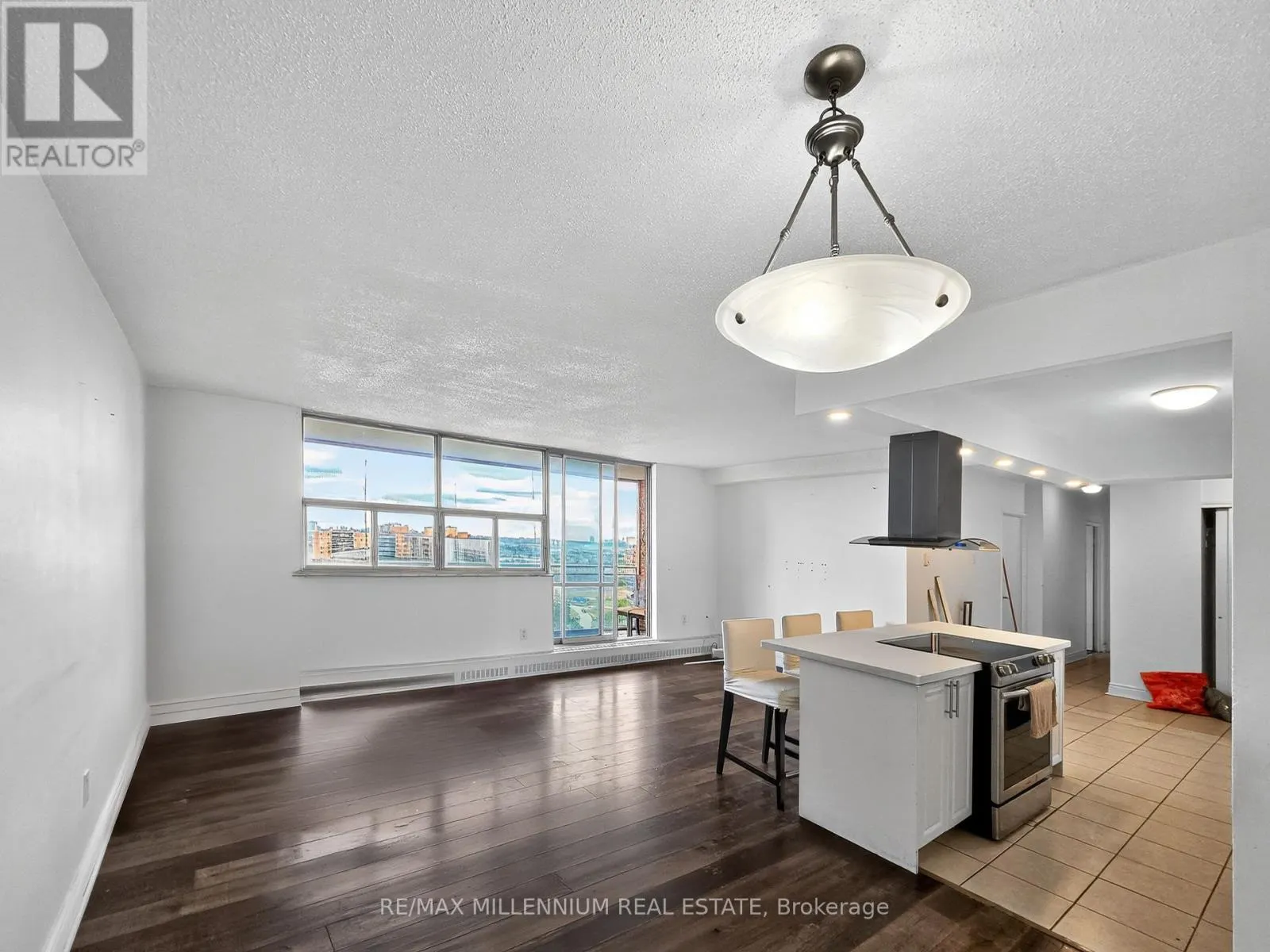 1811 - 2645 KIPLING AVENUE
