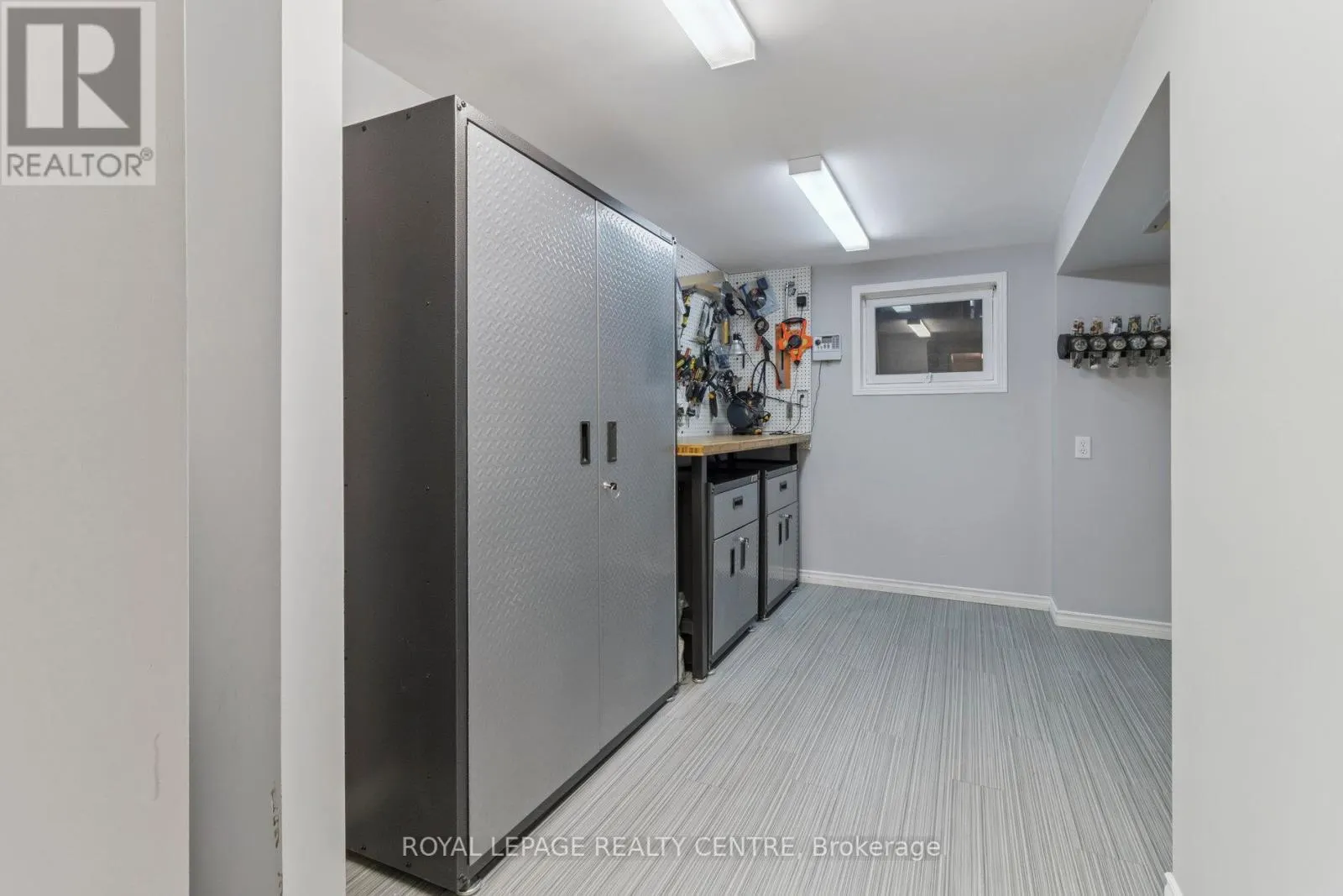 3383 TALLMAST CRESCENT