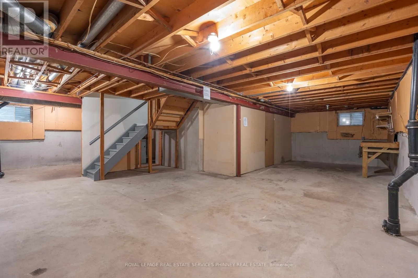 1005 QUEEN STREET W