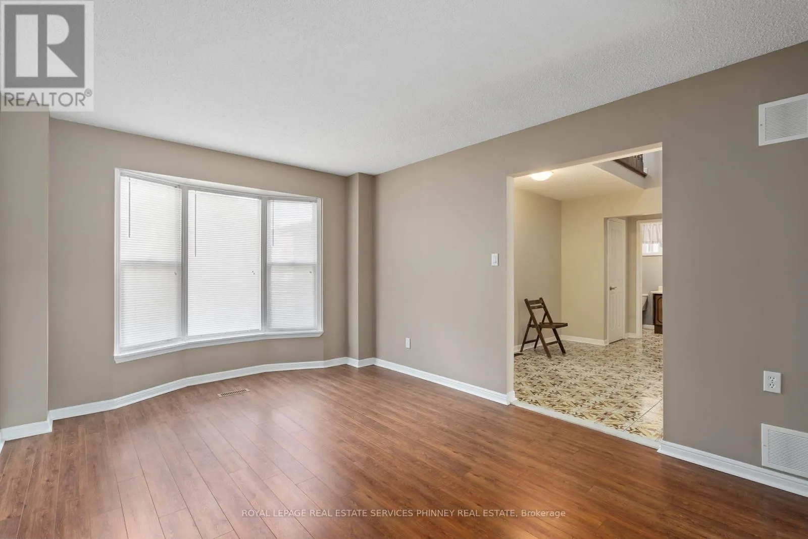 1005 QUEEN STREET W