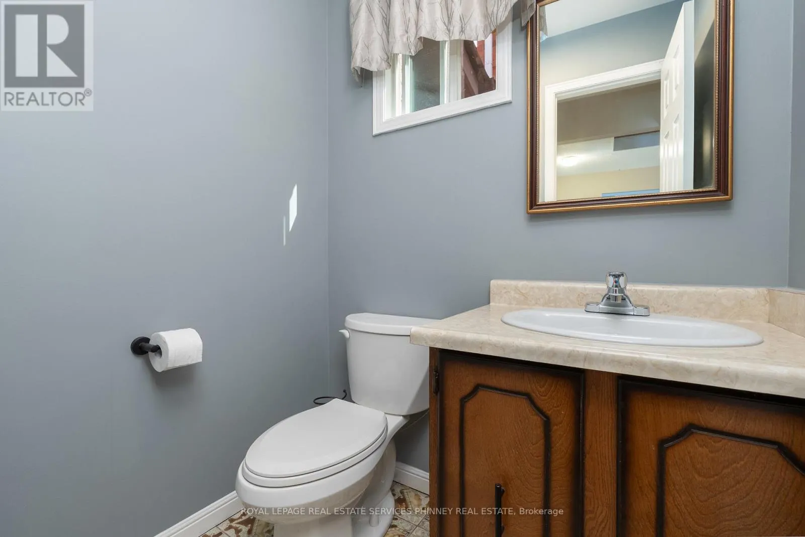 1005 QUEEN STREET W