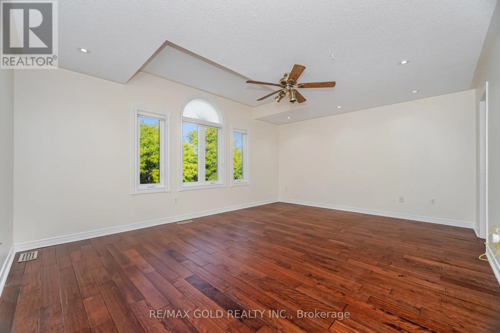 30 GOLDEN EAGLE ROAD