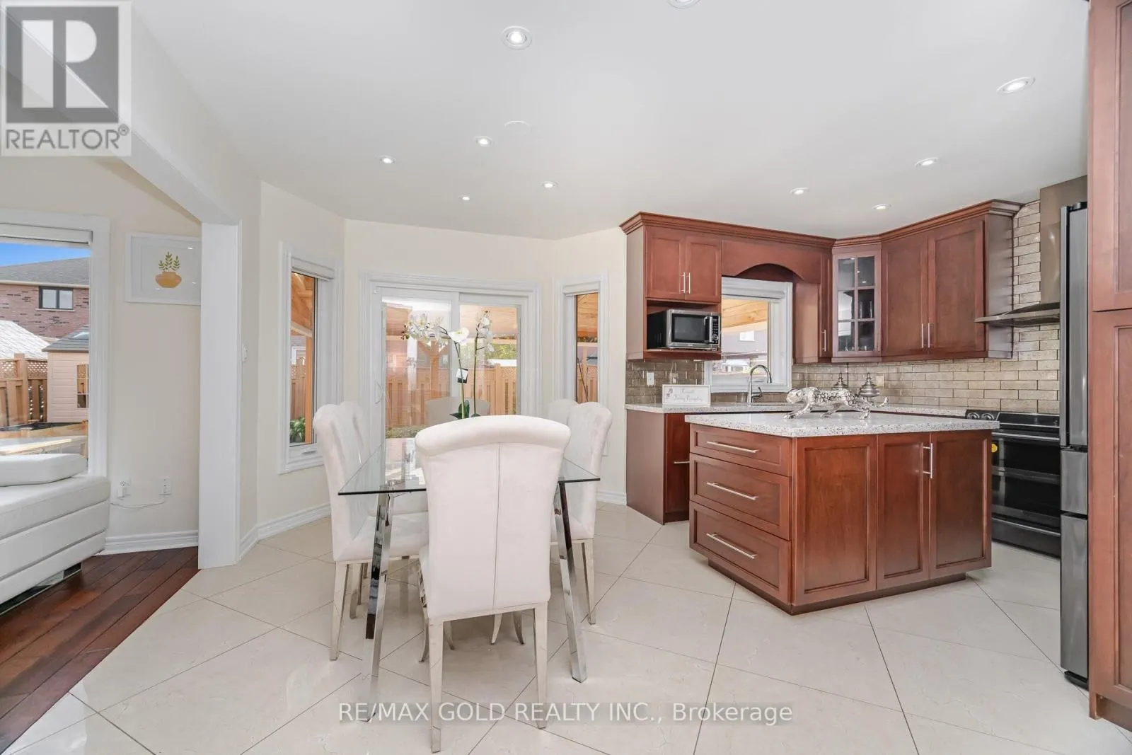 30 GOLDEN EAGLE ROAD