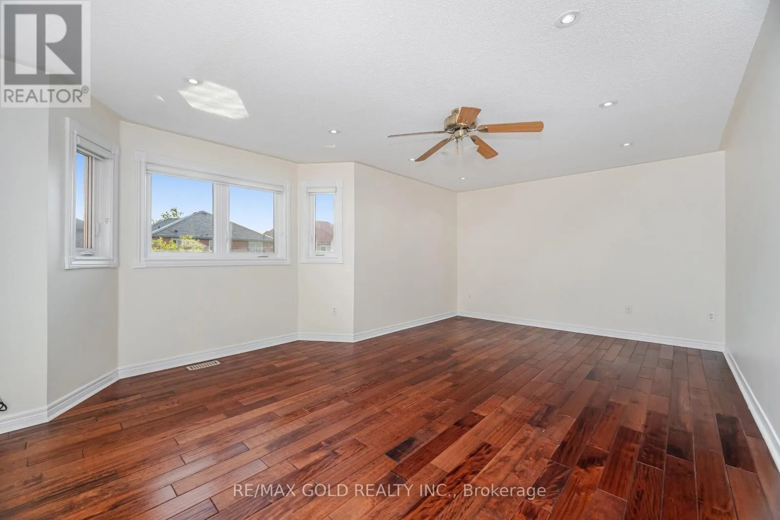 30 GOLDEN EAGLE ROAD