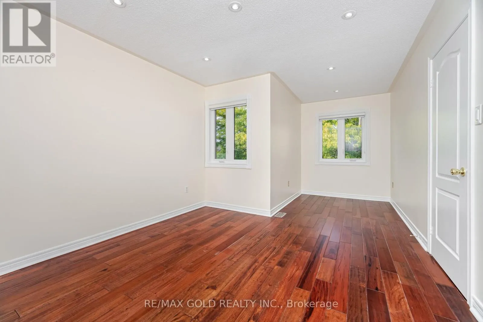 30 GOLDEN EAGLE ROAD
