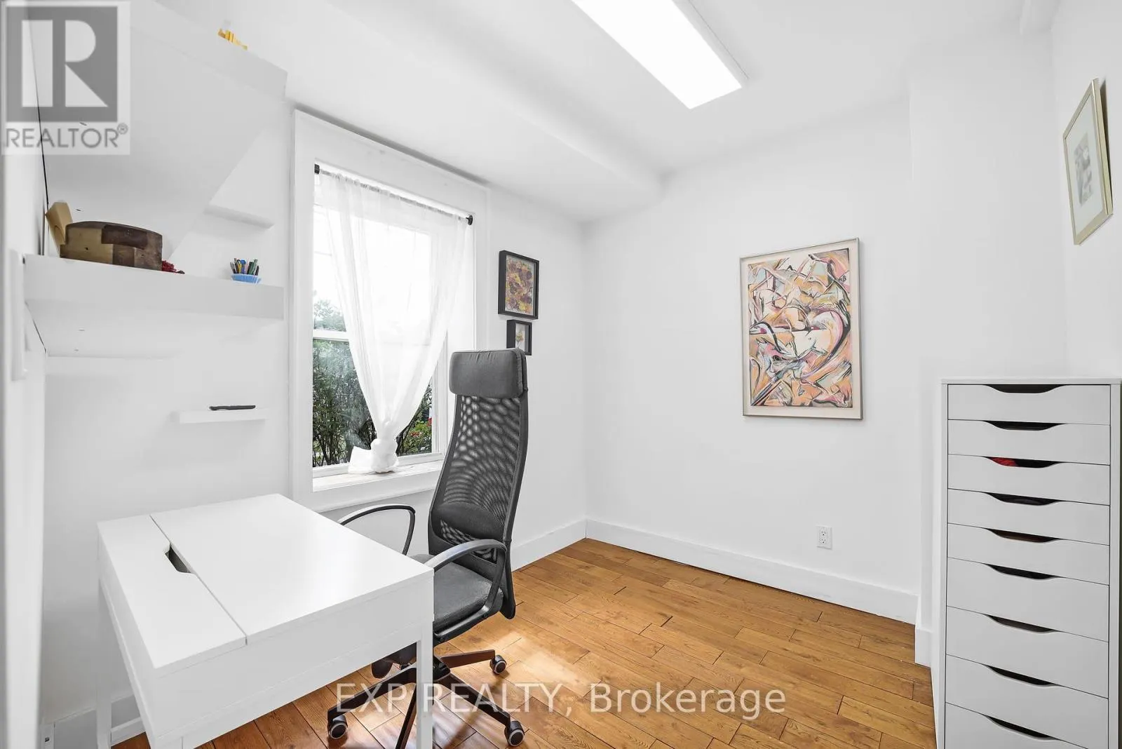 20 ELGIN STREET S