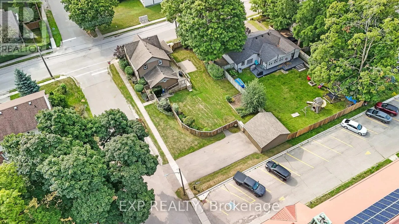 20 ELGIN STREET S