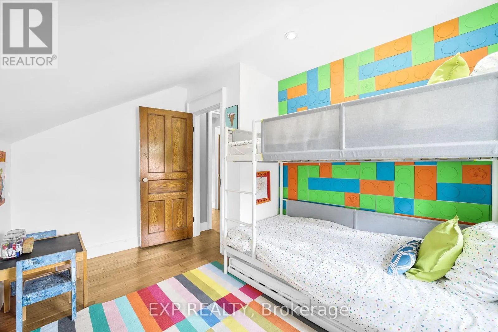 20 ELGIN STREET S