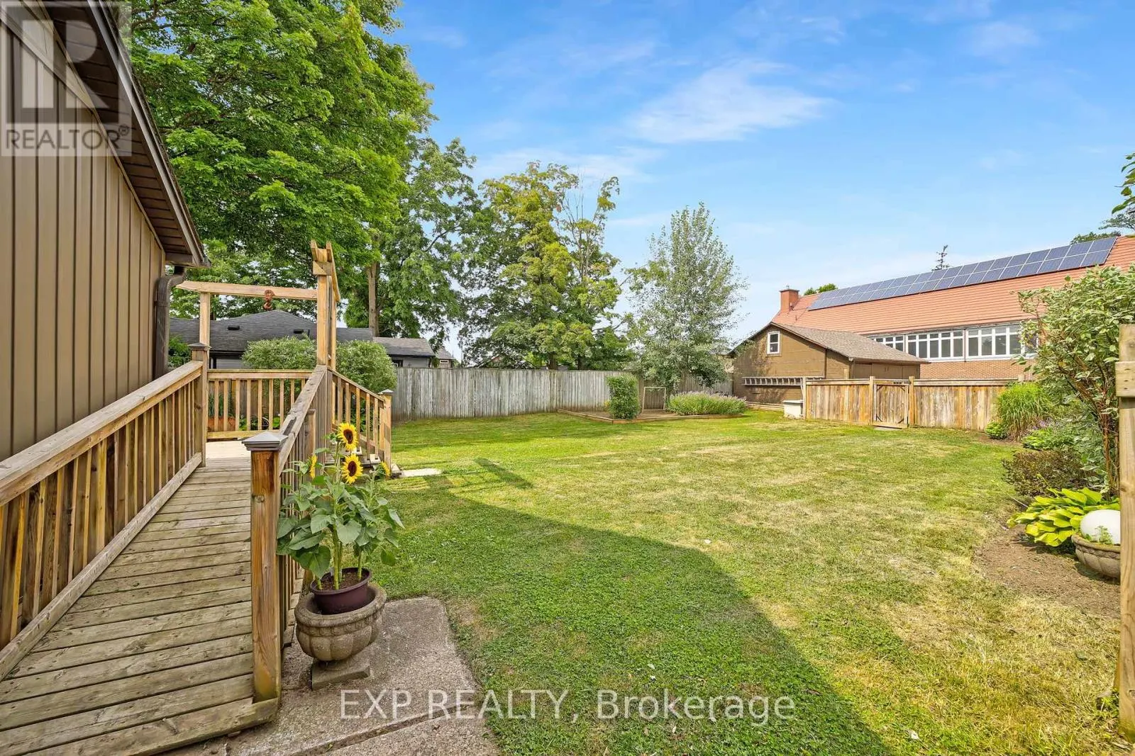 20 ELGIN STREET S