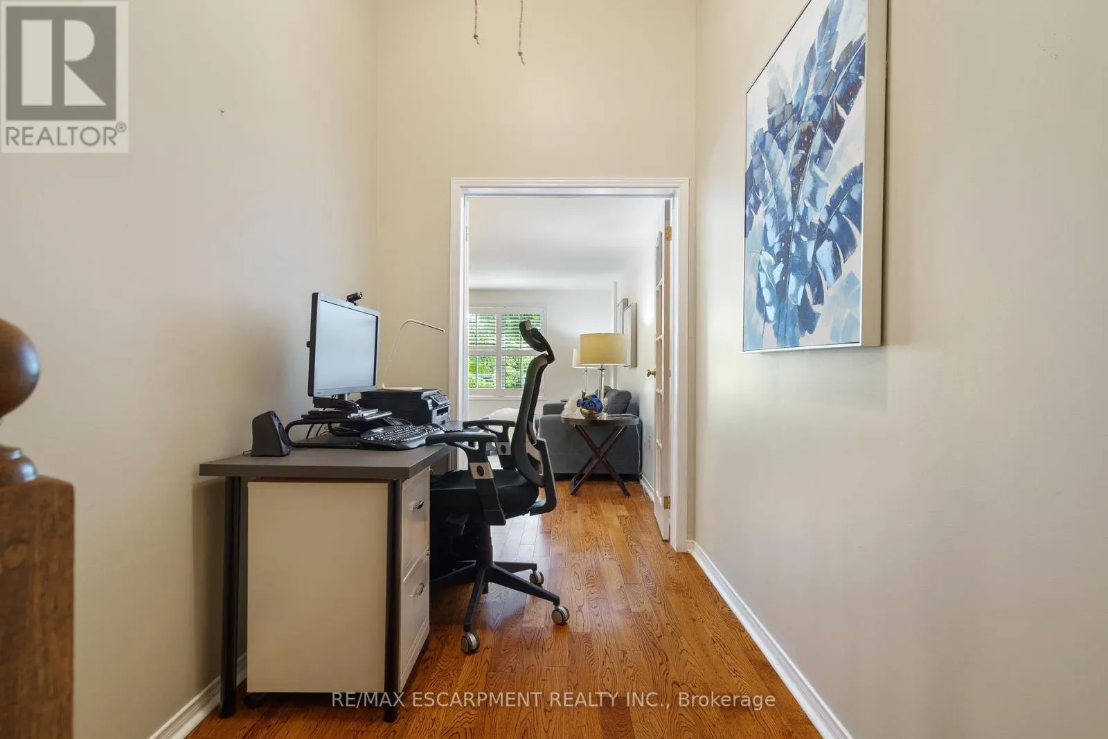 43 FAIRWOOD PLACE W