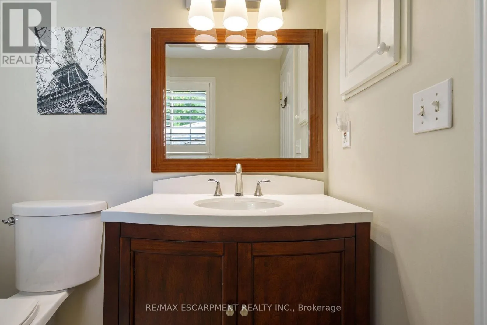 43 FAIRWOOD PLACE W