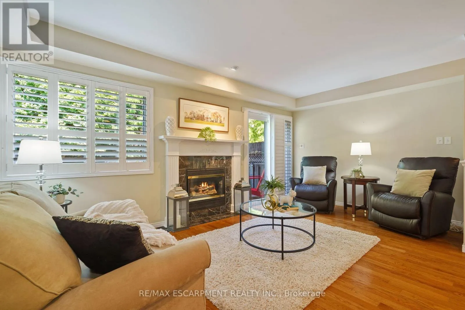 43 FAIRWOOD PLACE W