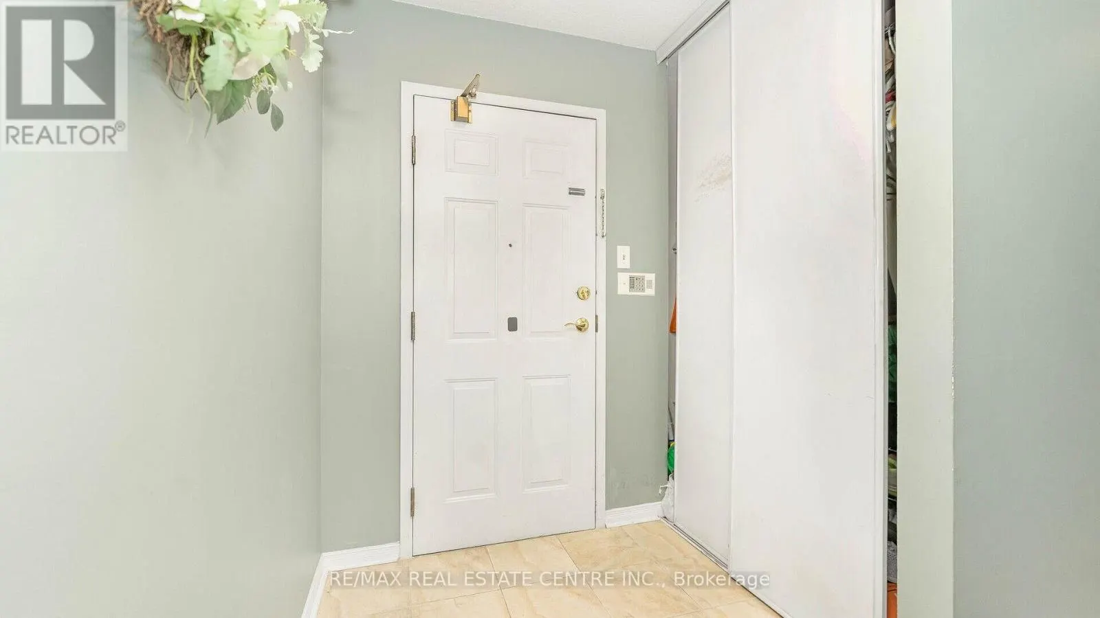 612 - 250 WEBB DRIVE