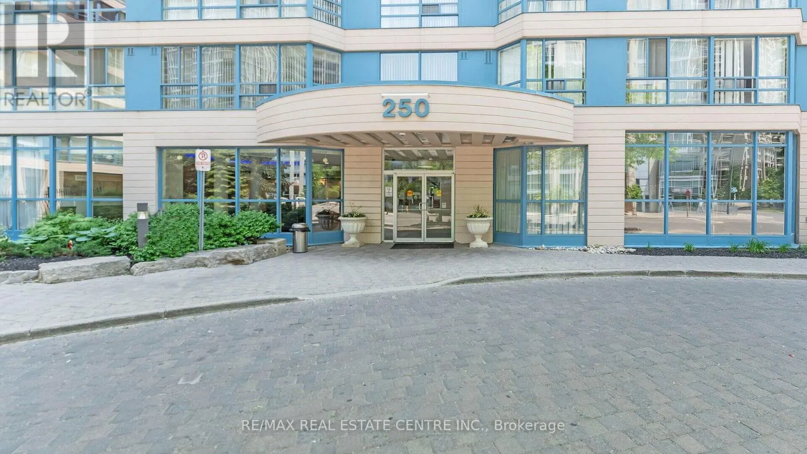 612 - 250 WEBB DRIVE