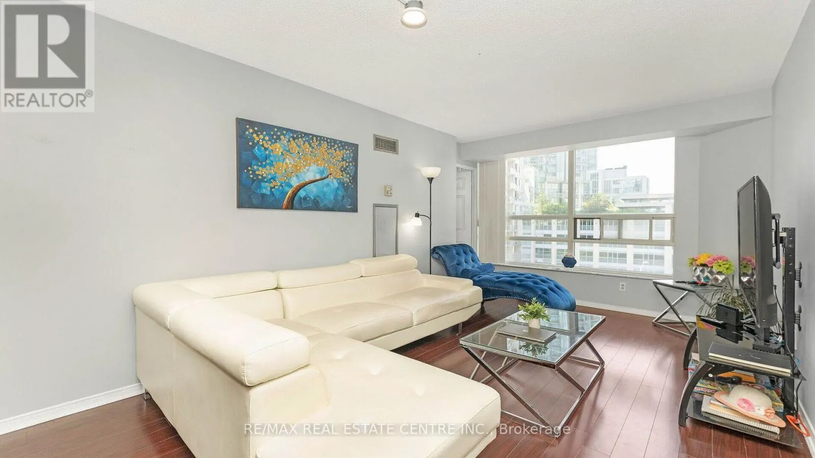 612 - 250 WEBB DRIVE