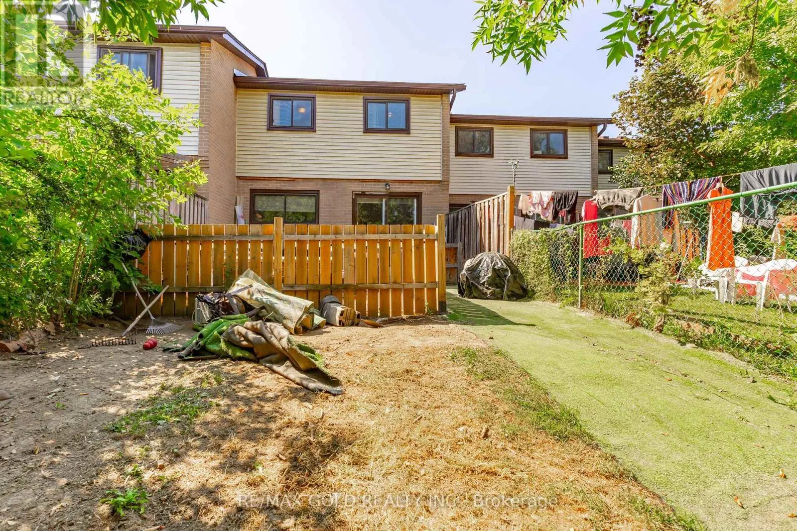 61 - 46 DEARBOURNE BOULEVARD