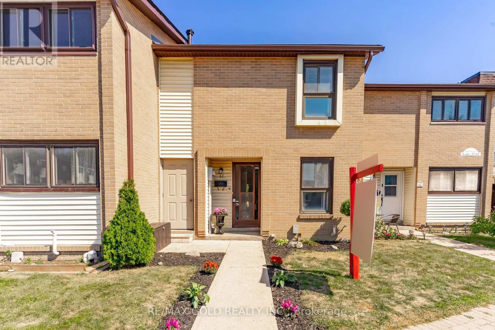 61 - 46 DEARBOURNE BOULEVARD