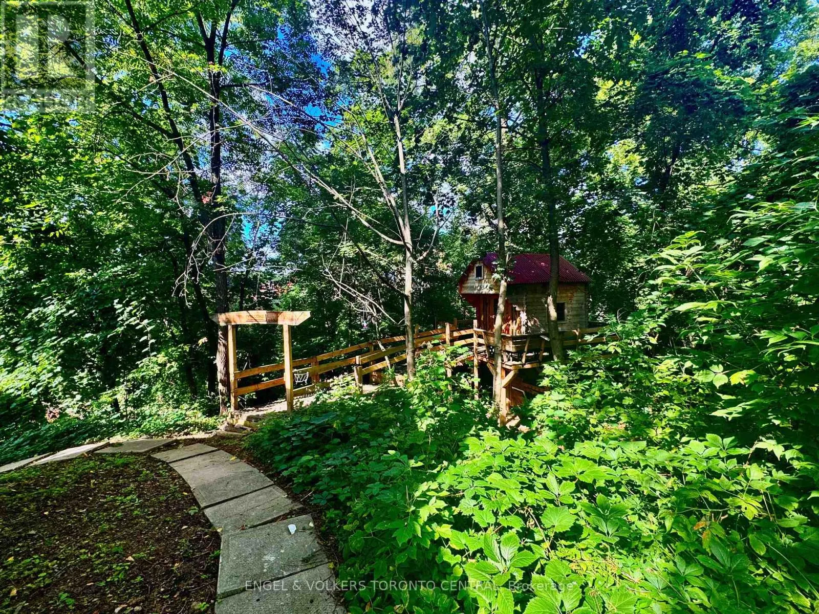 85 YORKLEIGH AVENUE