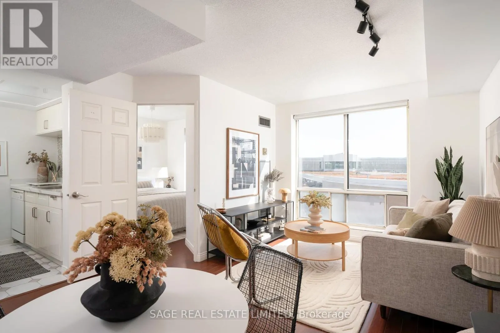 205 - 101 SUBWAY CRESCENT