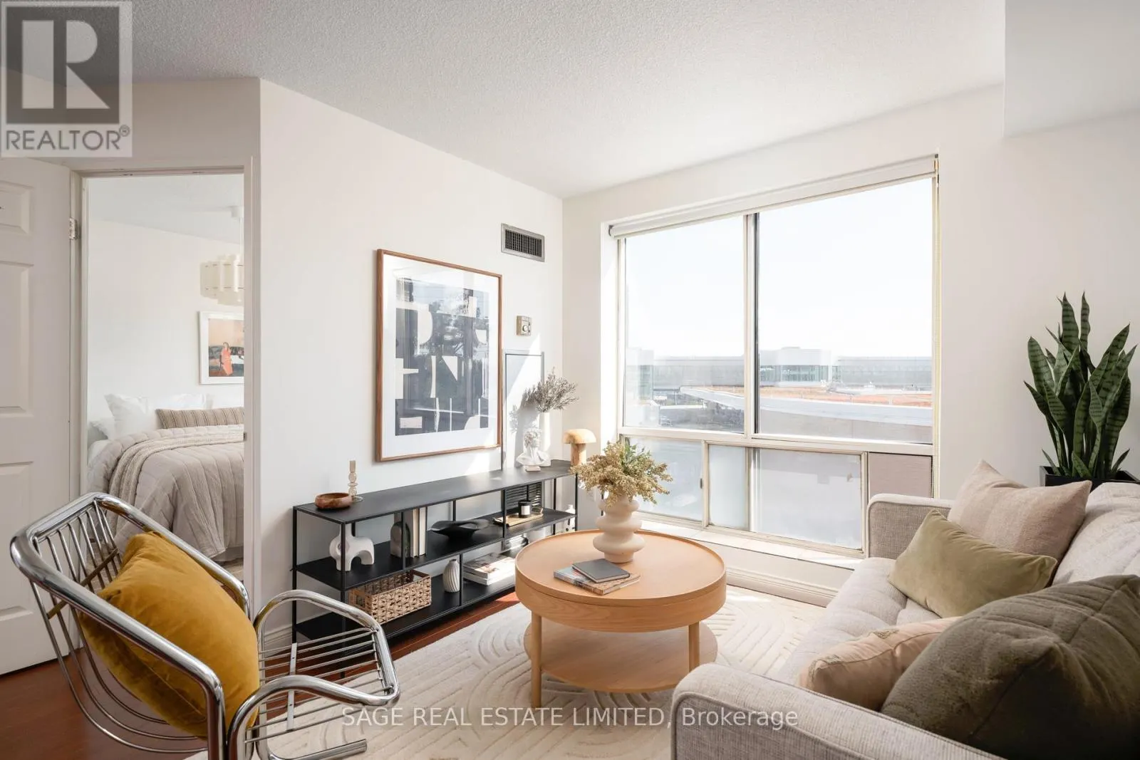 205 - 101 SUBWAY CRESCENT