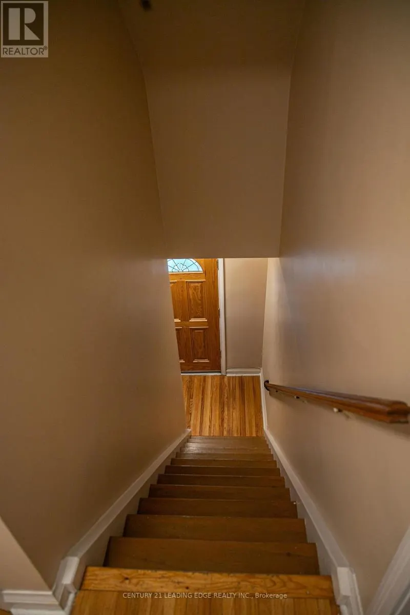 10 YVONNE AVENUE